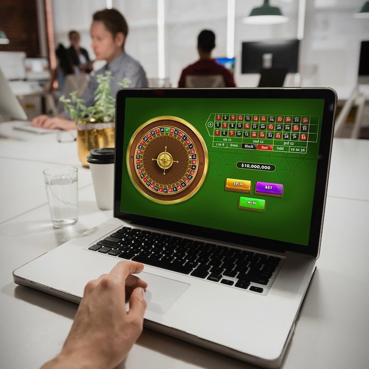 Perbandingan antarmuka aplikasi kingdom 4d di Android dan iOS
